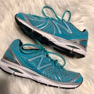 Women’s New Balance Tennis Shoes